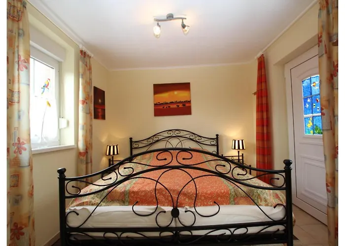 Strandnaher Renoviert, * 多纳莫塞尔